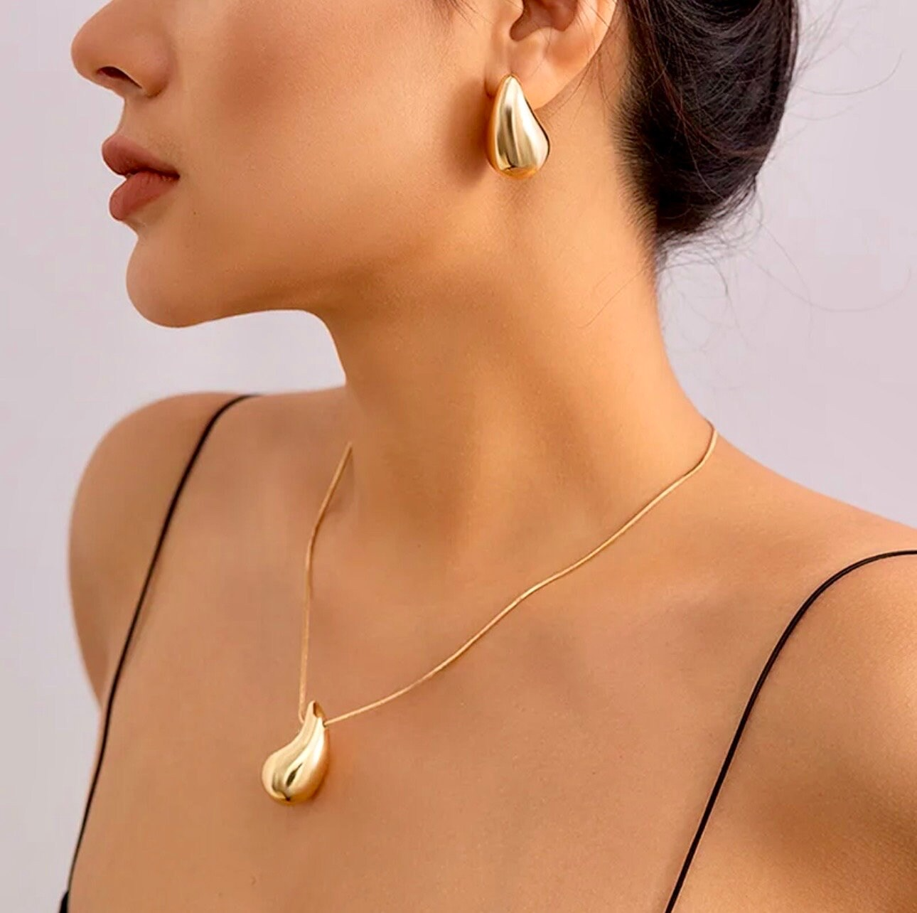 Drop Ohrringe 18 Karat Gold Veredelung • Tropfen Form • Statement Ohrringe • Hochwertiger Edelstahl Hypoallergen Frei