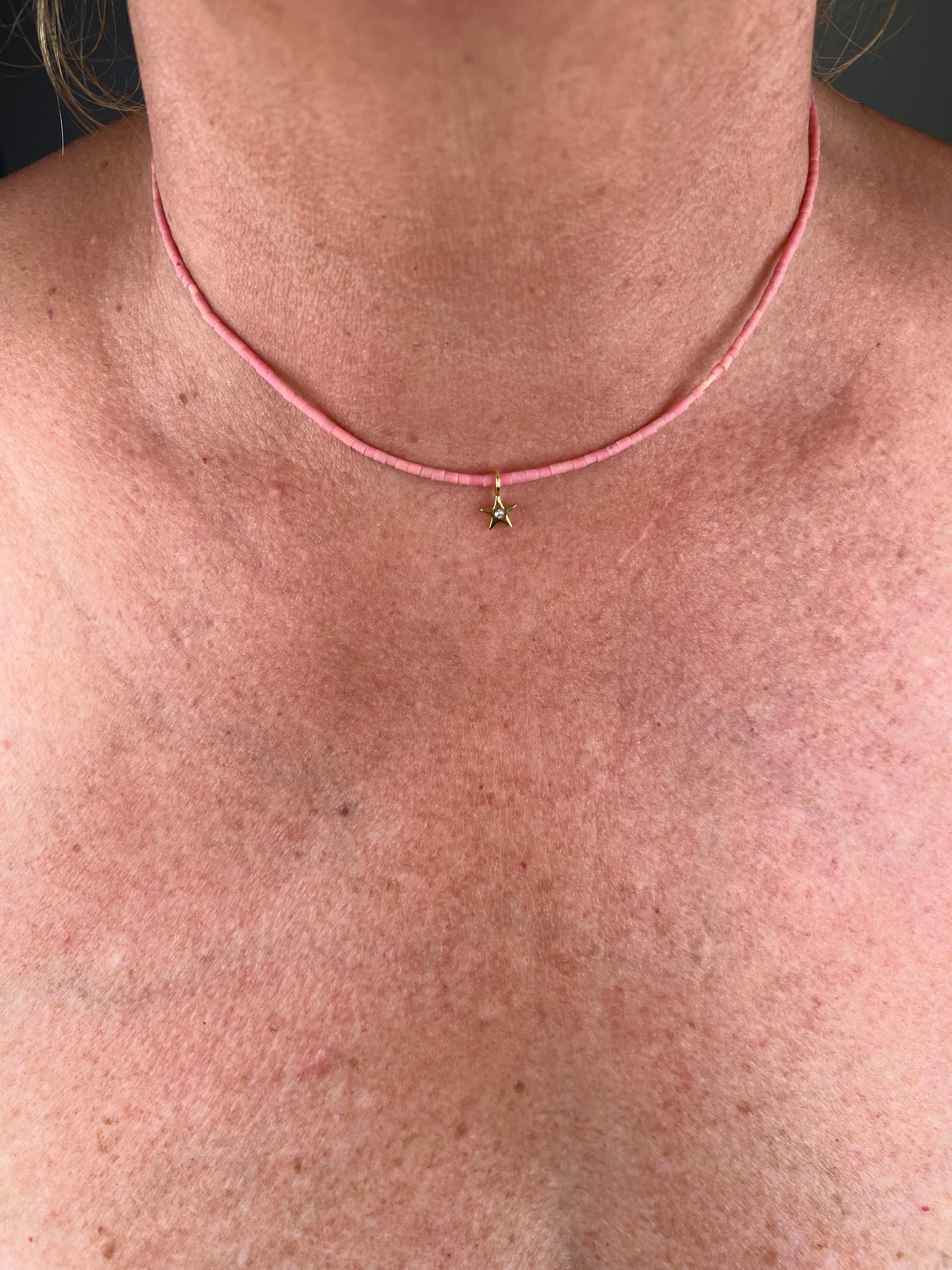 Kette aus Halbedelsteinen mit Stern Anhänger