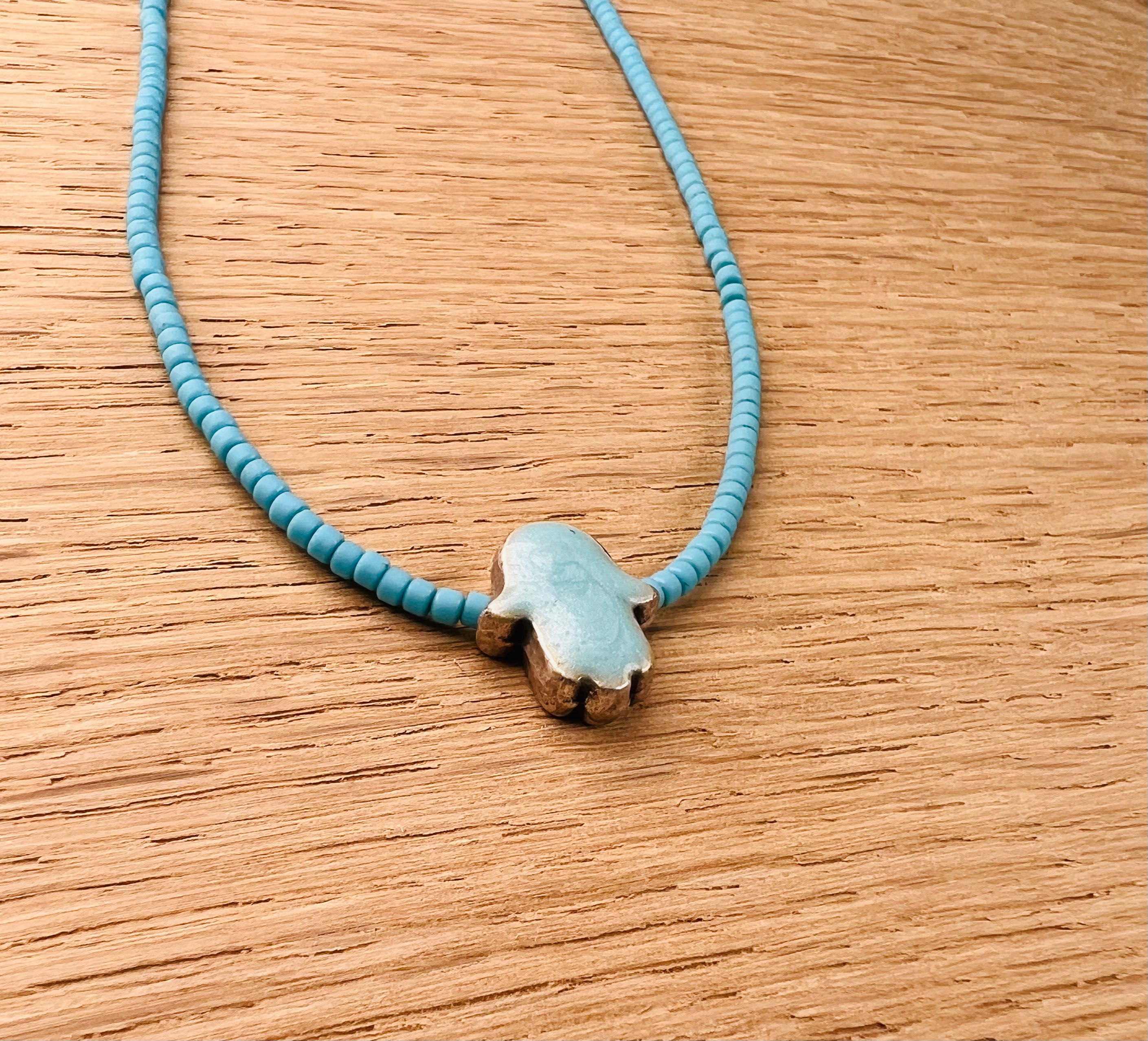 Kette Fatimas Hand Hellblau