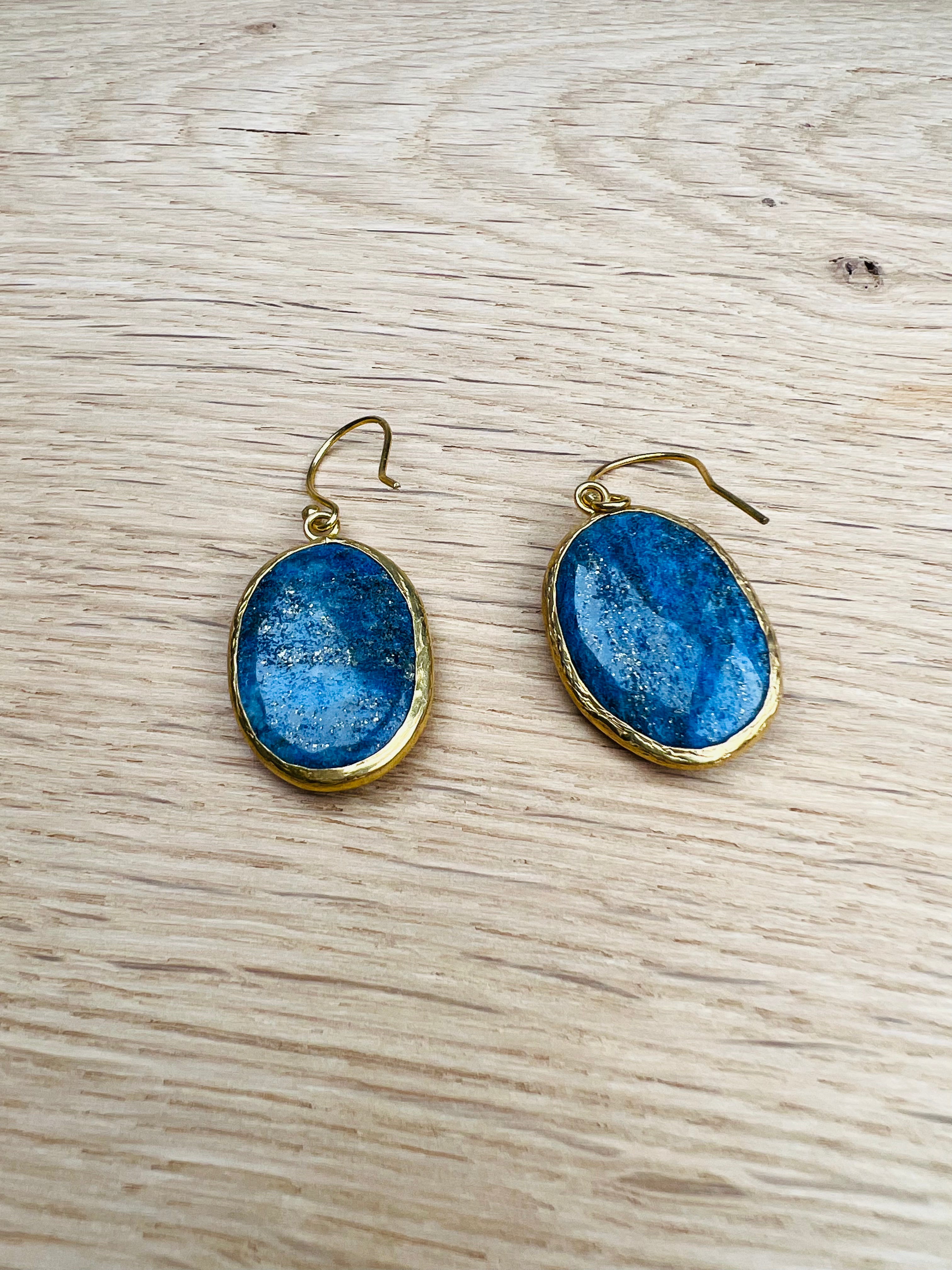 Ohrringe Halbedelstein Lapisblau in Goldfassung