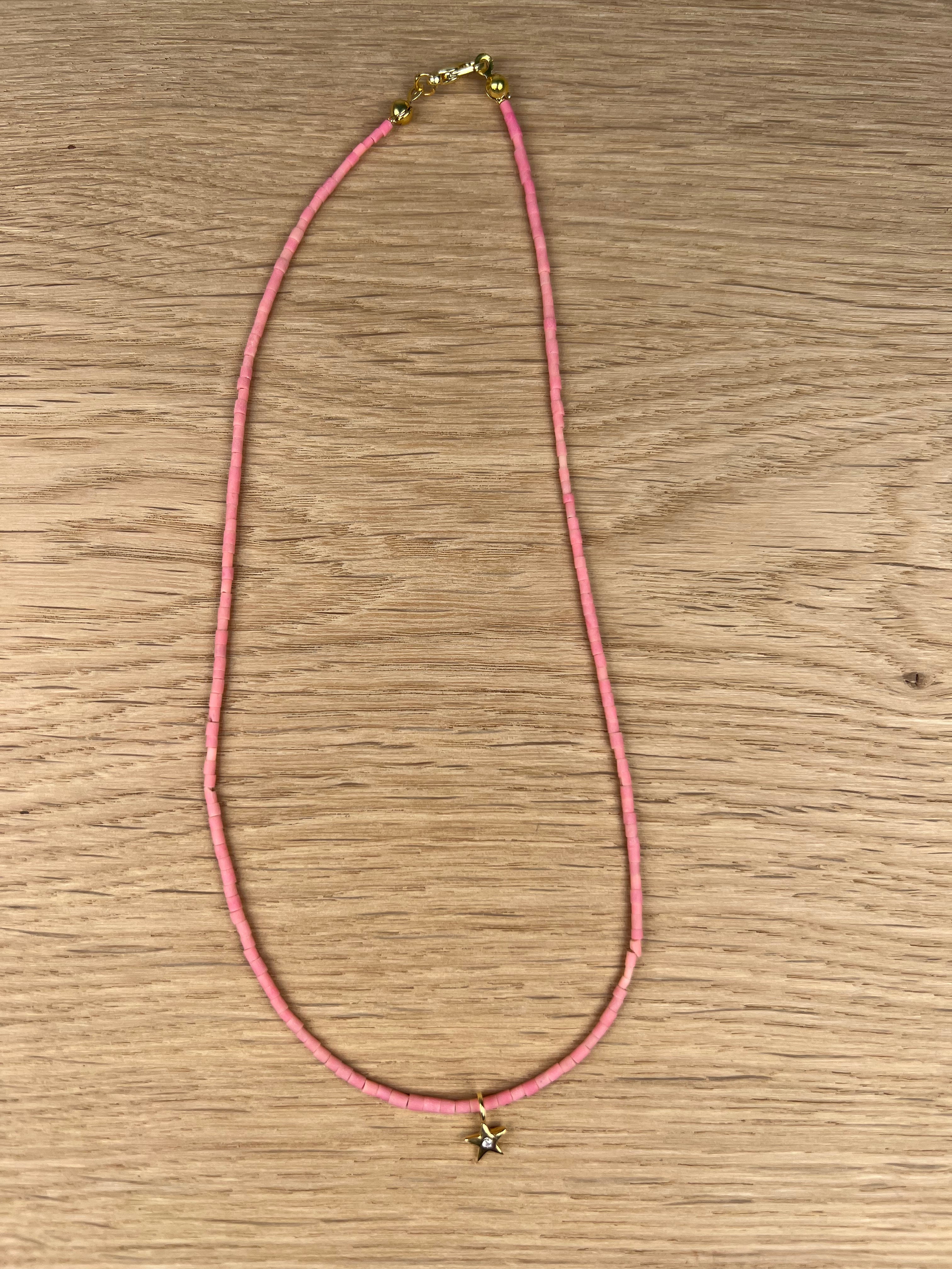 Kette aus Halbedelsteinen mit Blue Drop Anhänger