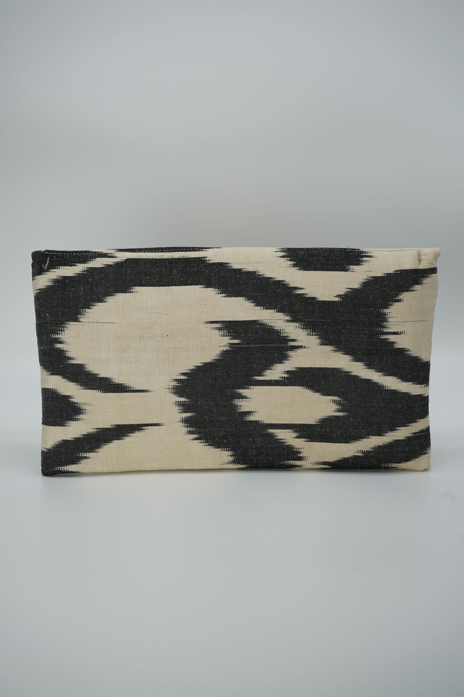 Clutch Seide DYNESTY schwarz