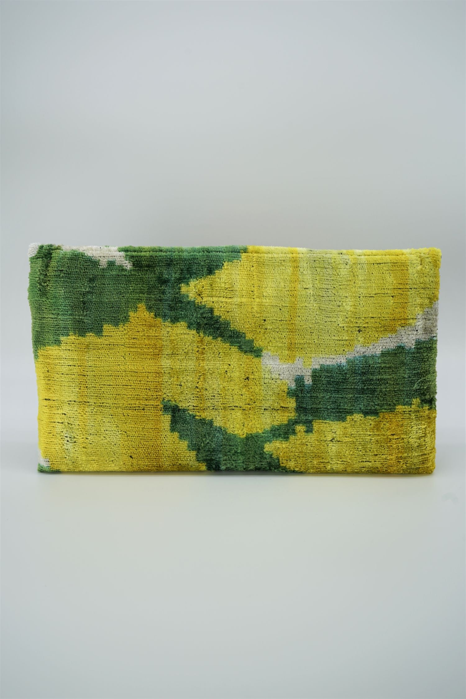 Clutch Seidensamt LOOPY LEMON gelb