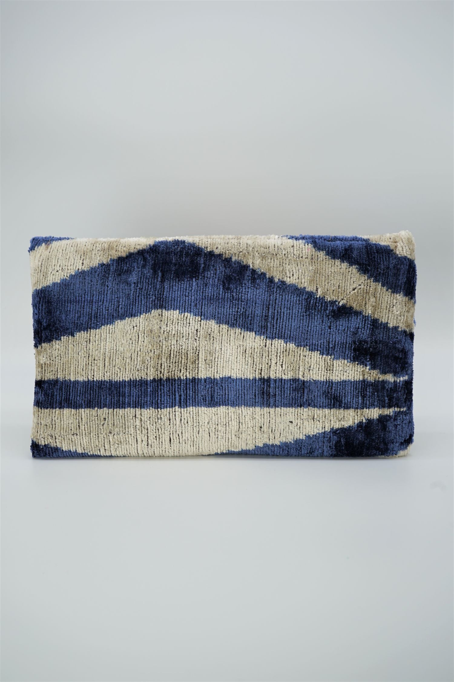 Clutch Seidensamt PULP FICTION blau