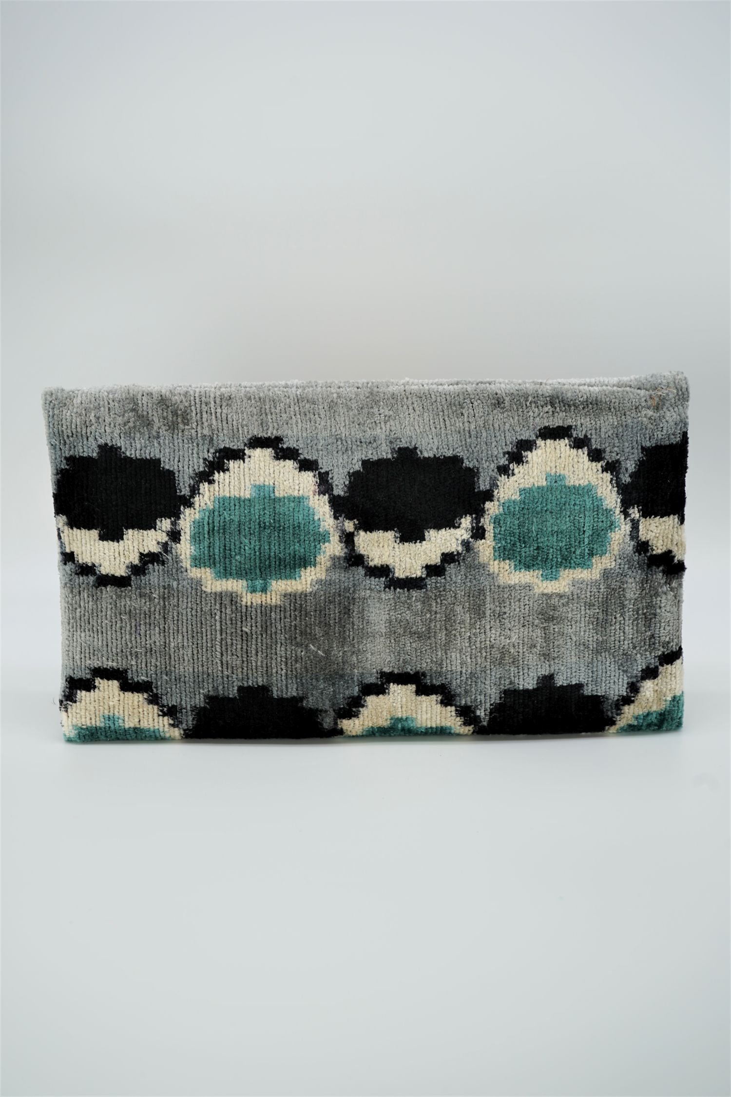 Clutch Seidensamt PUNTO PAZZO grau