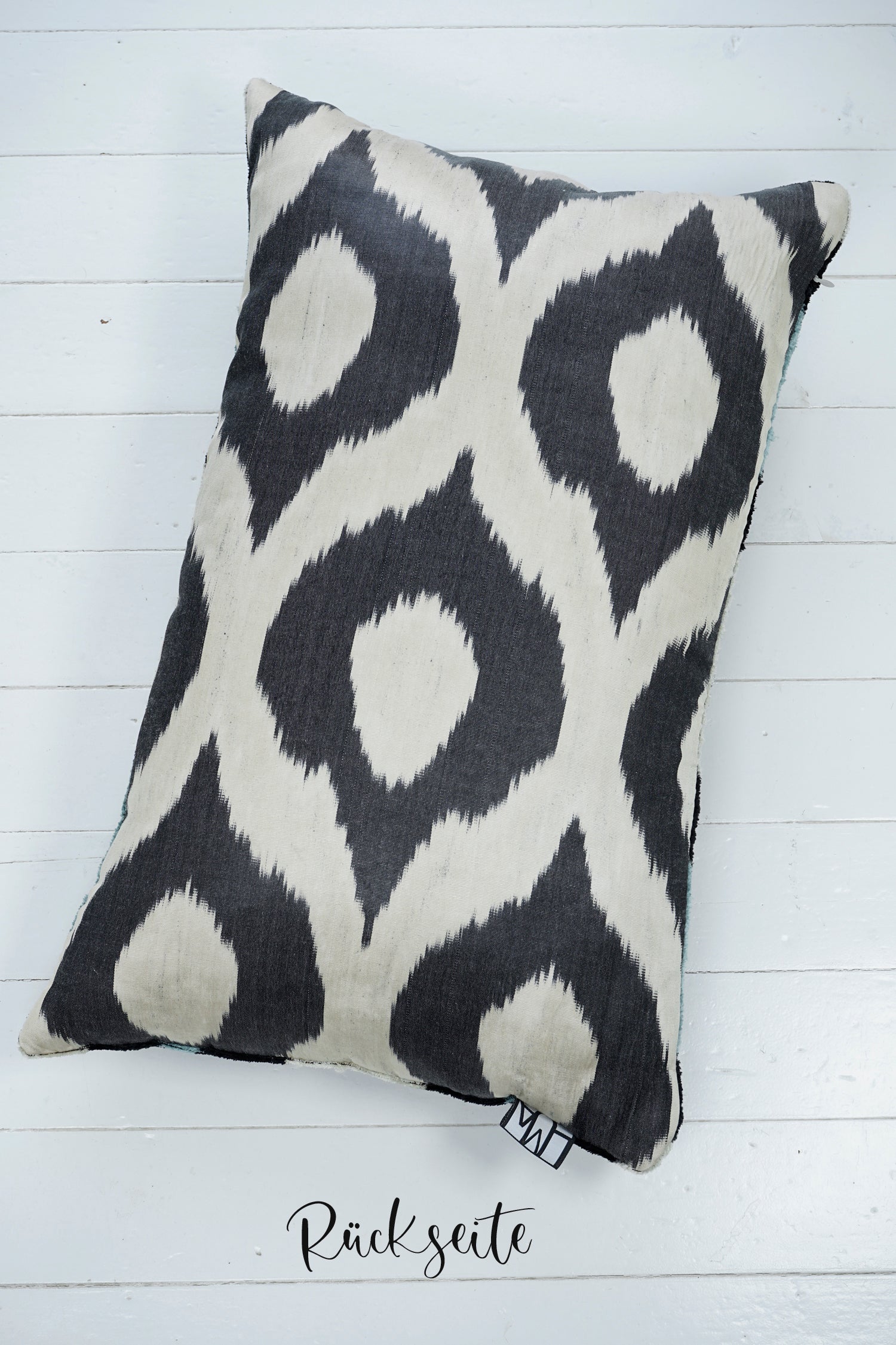 Seidensamt Kissen FUNKY ROMBO schwarz