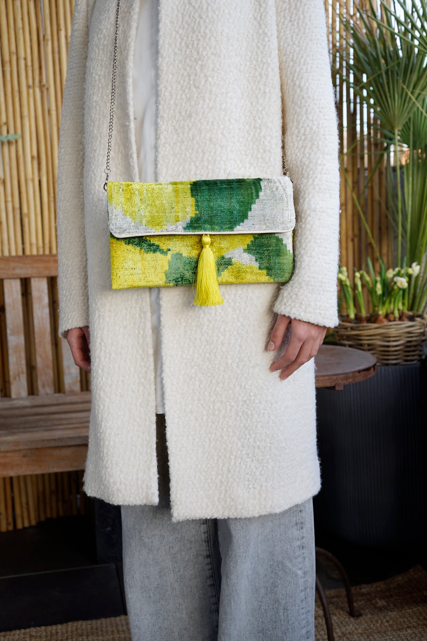 Clutch Seidensamt LOOPY LEMON gelb