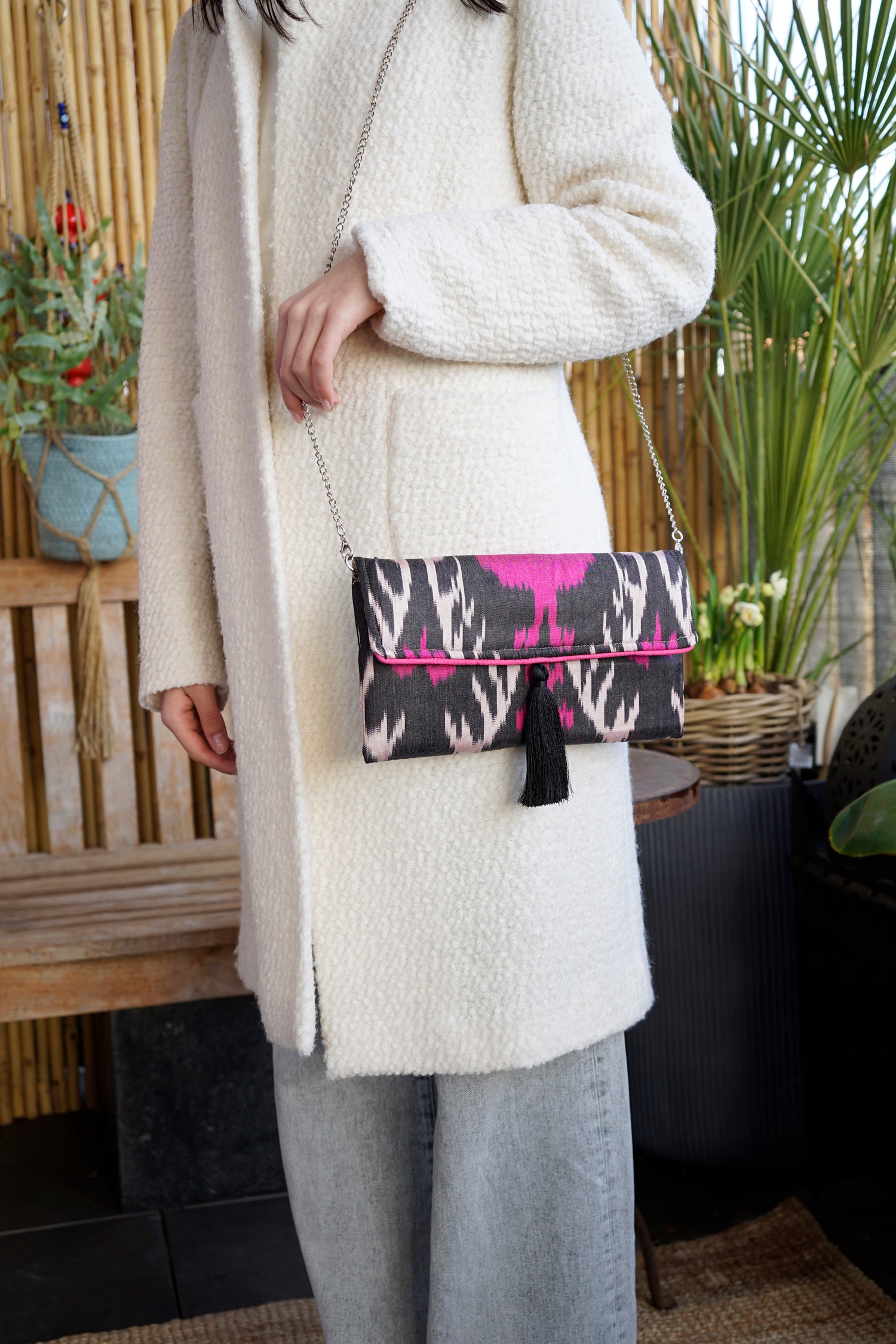 Clutch Seide UNTITLED PINK schwarz