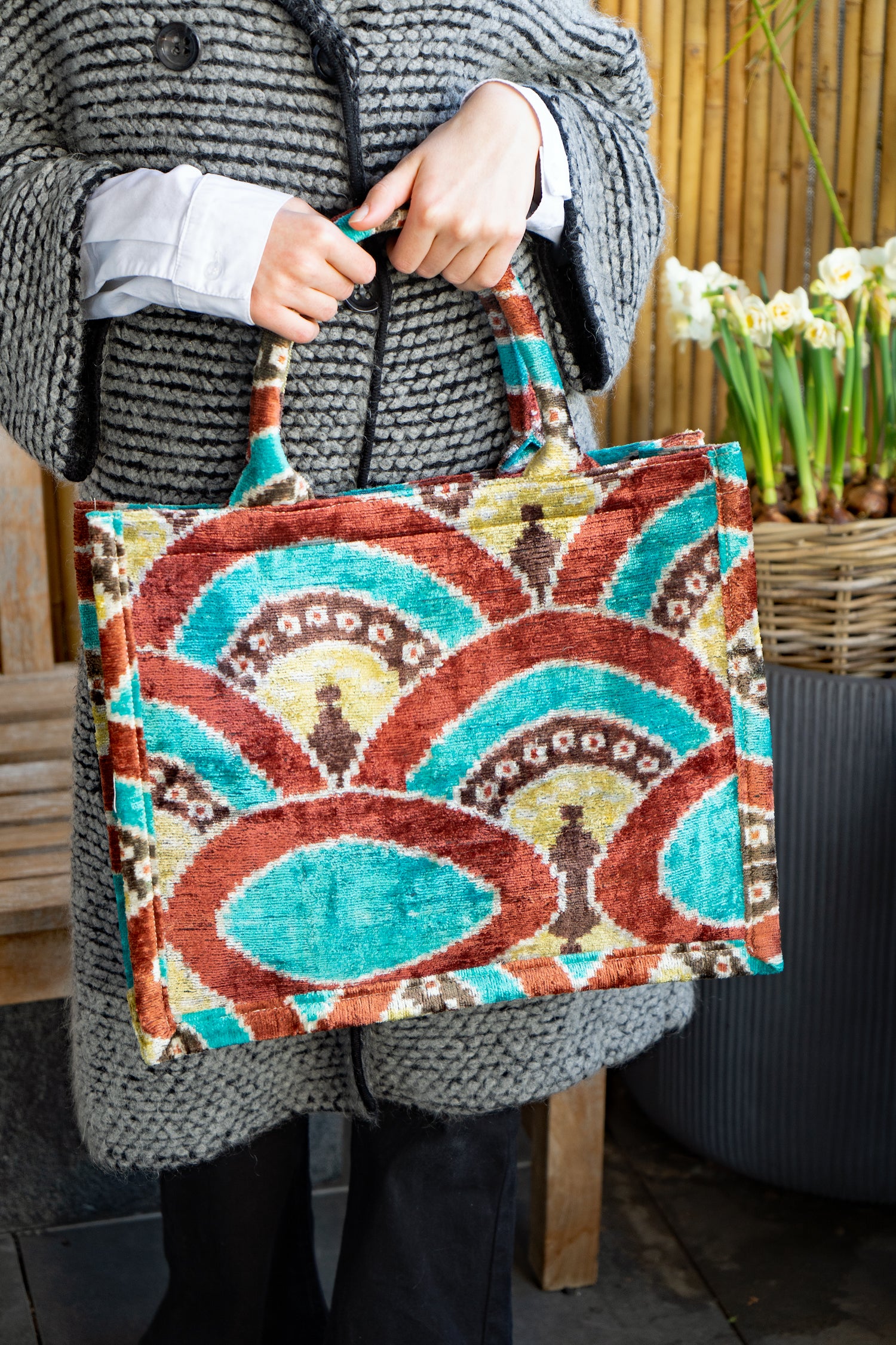 Shopper Seidensamt COZY CANELLA türkis