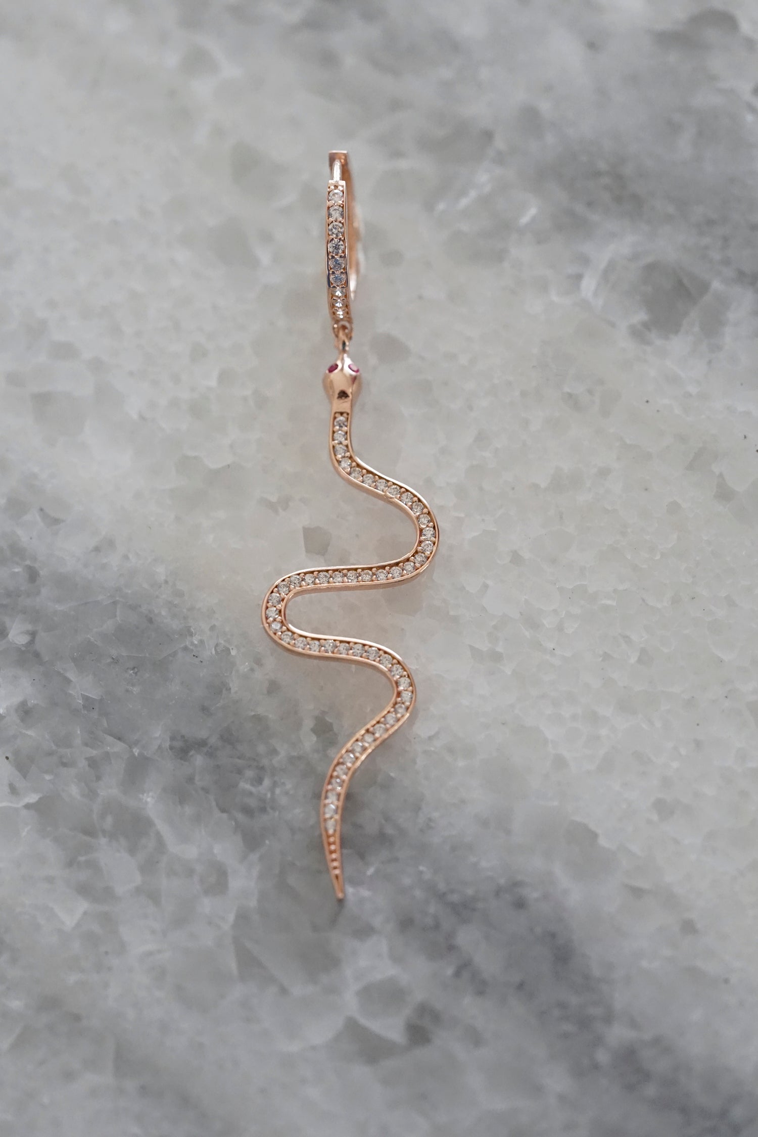 Single Creole SNAKE PINK RUBY EYES roségold