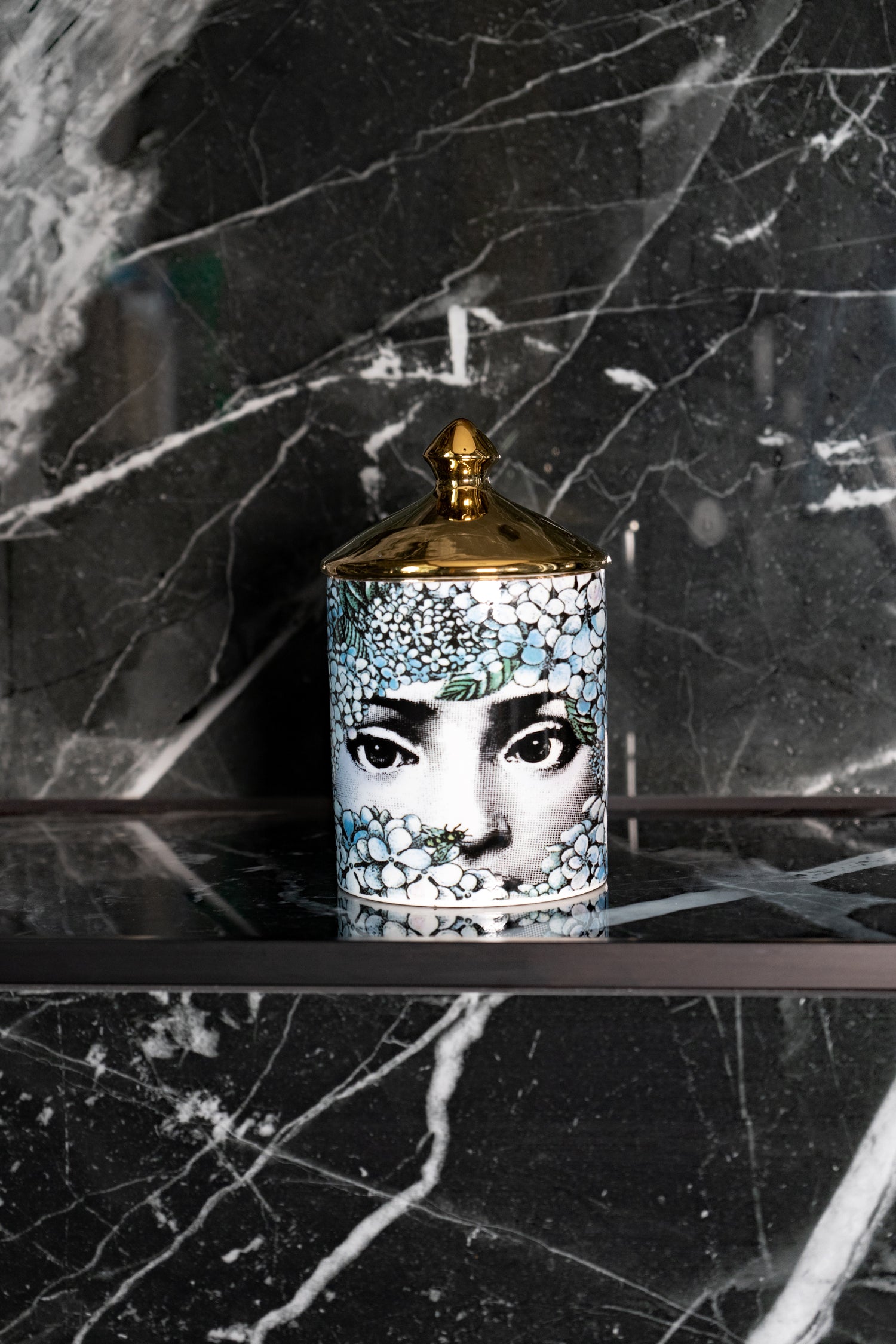 Deko Gefäß - WOMAN BLUE FLOWERS