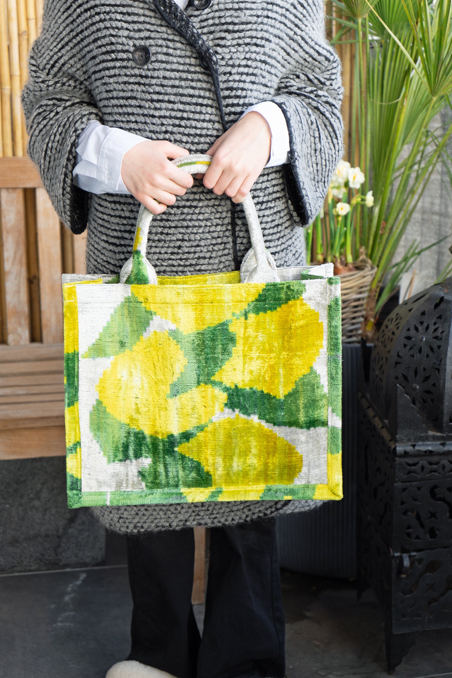Shopper Seidensamt LOOPY LEMON gelb