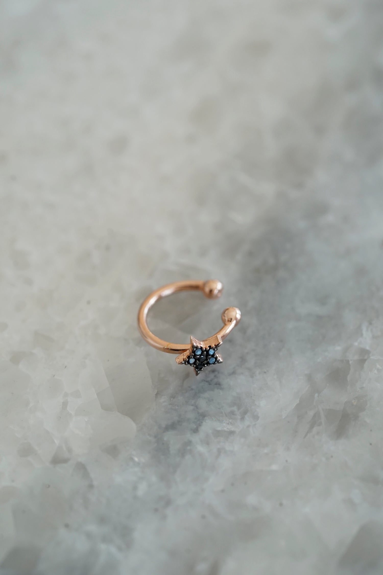 Earcuff BLACK STAR roségold