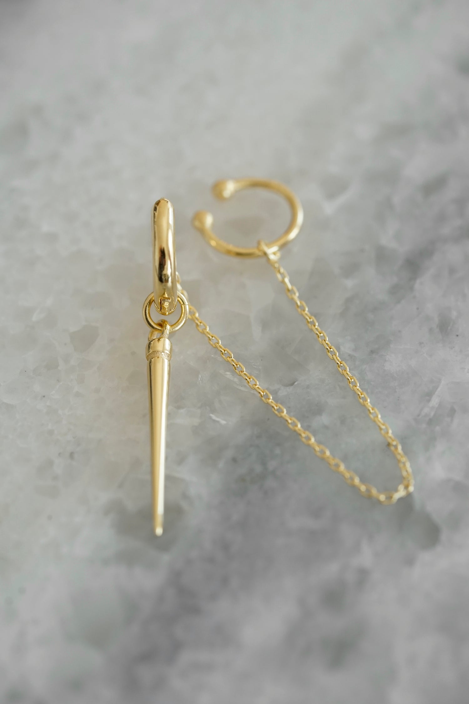 Single Creole STING Anhänger-Ear Cuff gold