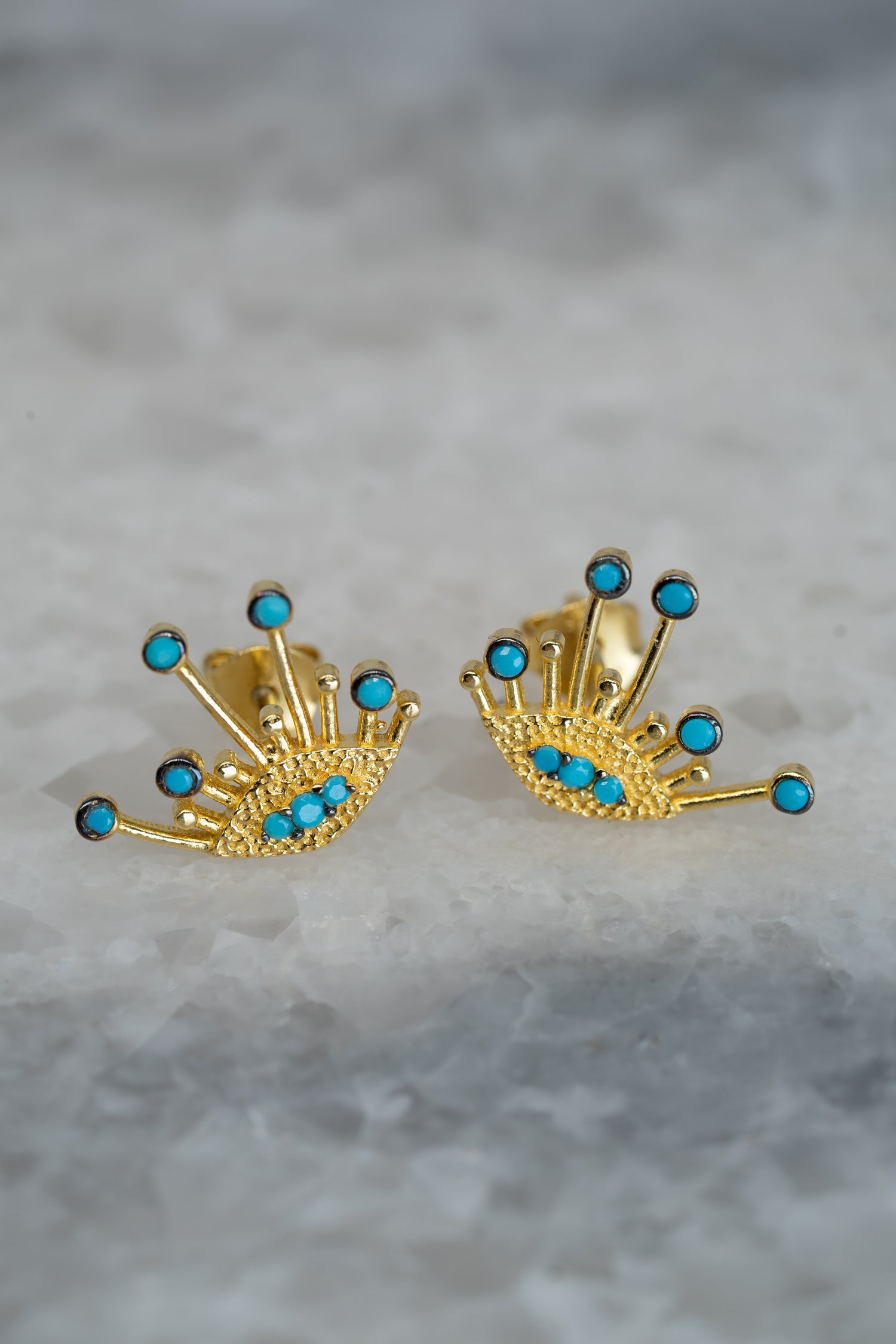 Ohrstecker mit magischem BLAUEN AUGE gold