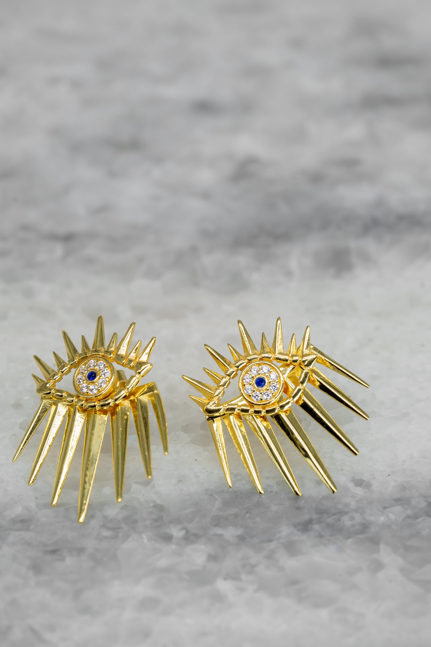 Ohrstecker mit magischem BLAUEN AUGE gold