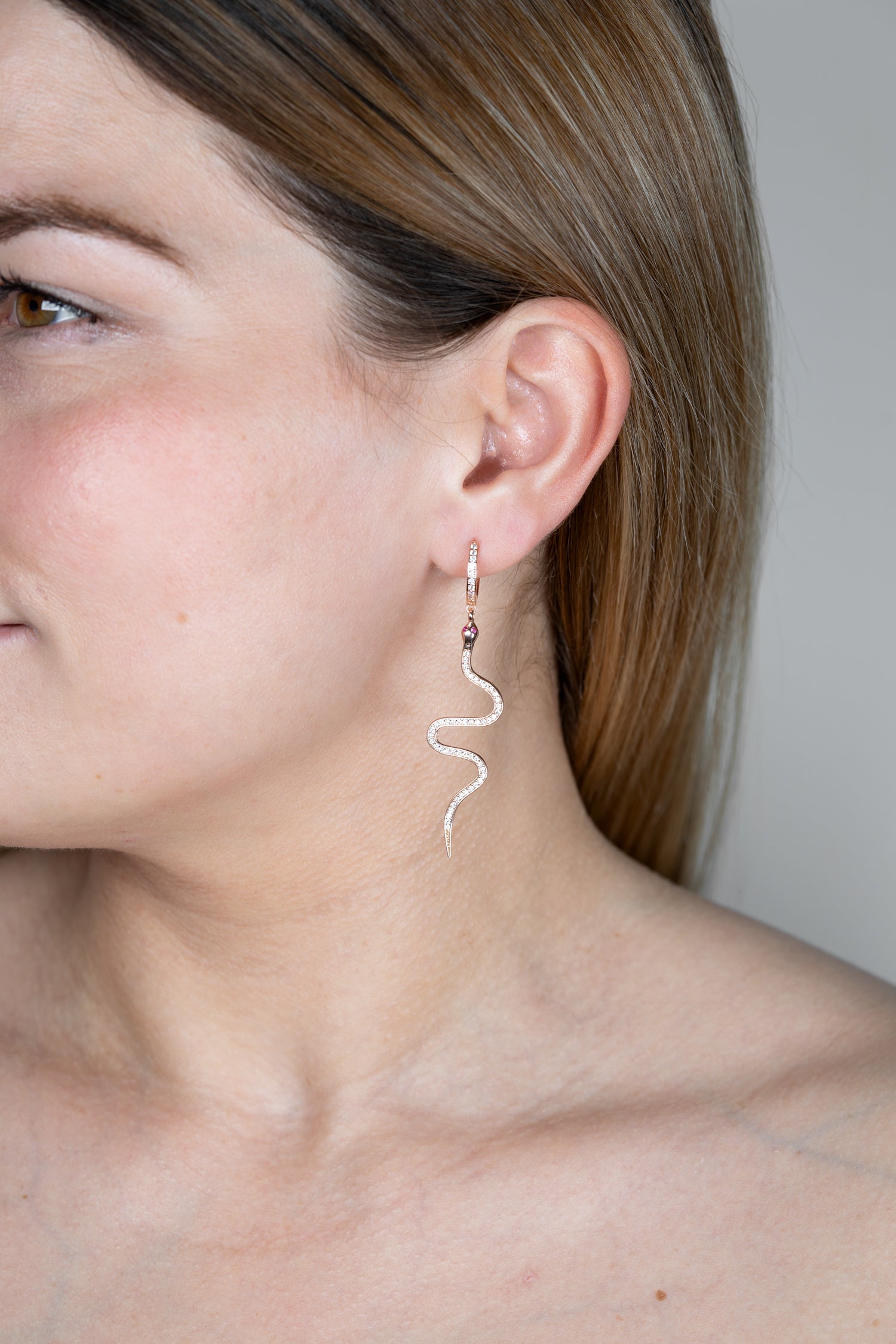 Single Creole SNAKE PINK RUBY EYES roségold