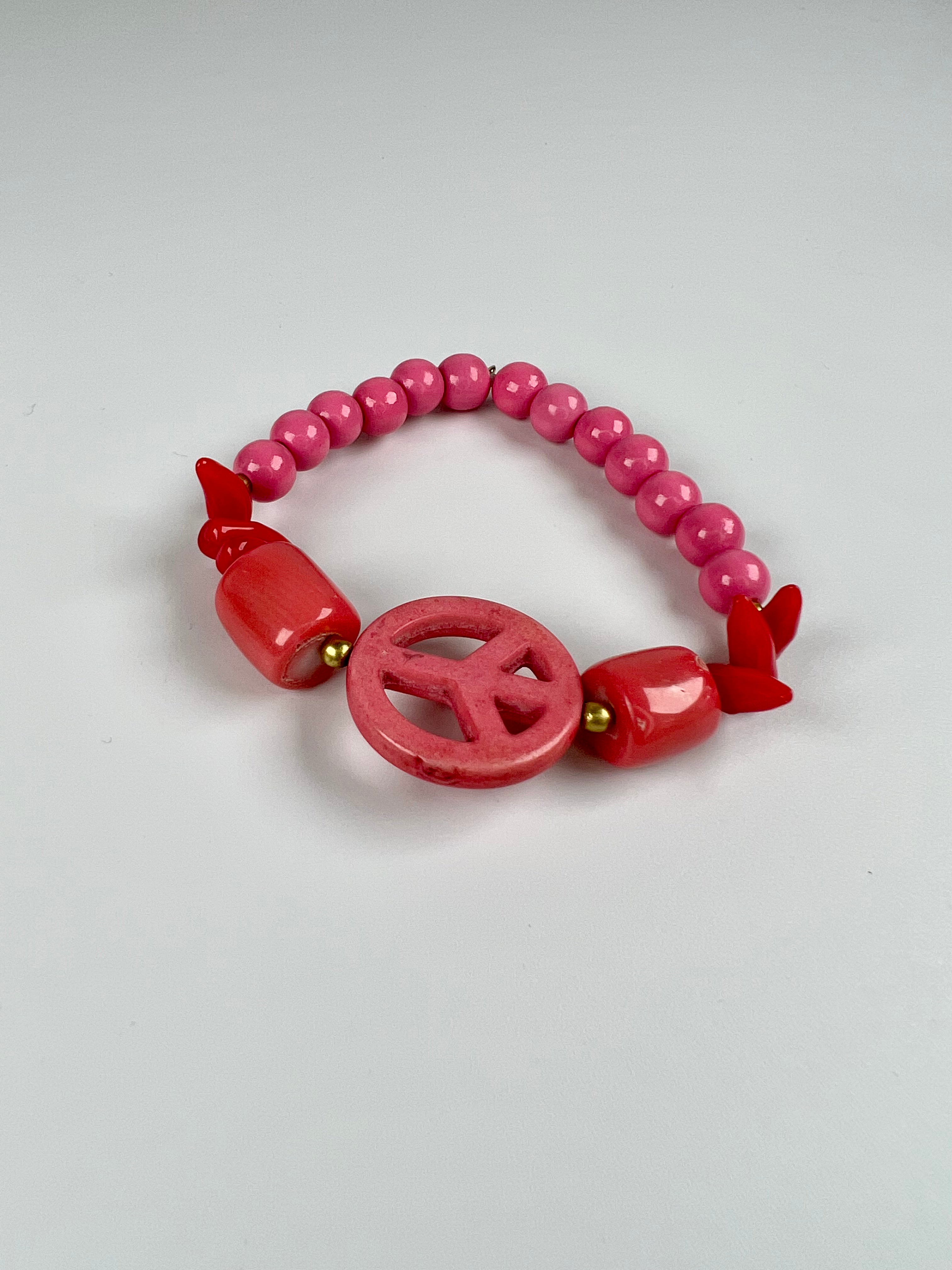 Armband aus Koralle, Holzperlen mit Goldelementen